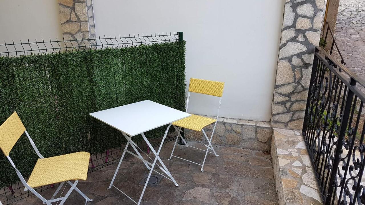 Appartement Къщата С Чешмата à Veliko Tarnovo Extérieur photo