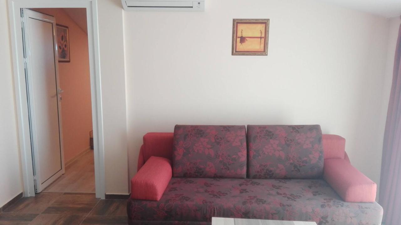 Appartement Къщата С Чешмата à Veliko Tarnovo Extérieur photo