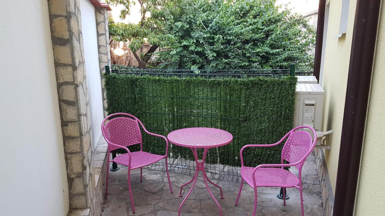 Appartement Къщата С Чешмата à Veliko Tarnovo Extérieur photo