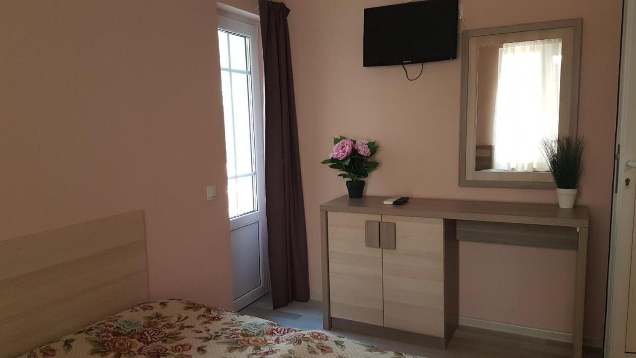Appartement Къщата С Чешмата à Veliko Tarnovo Extérieur photo