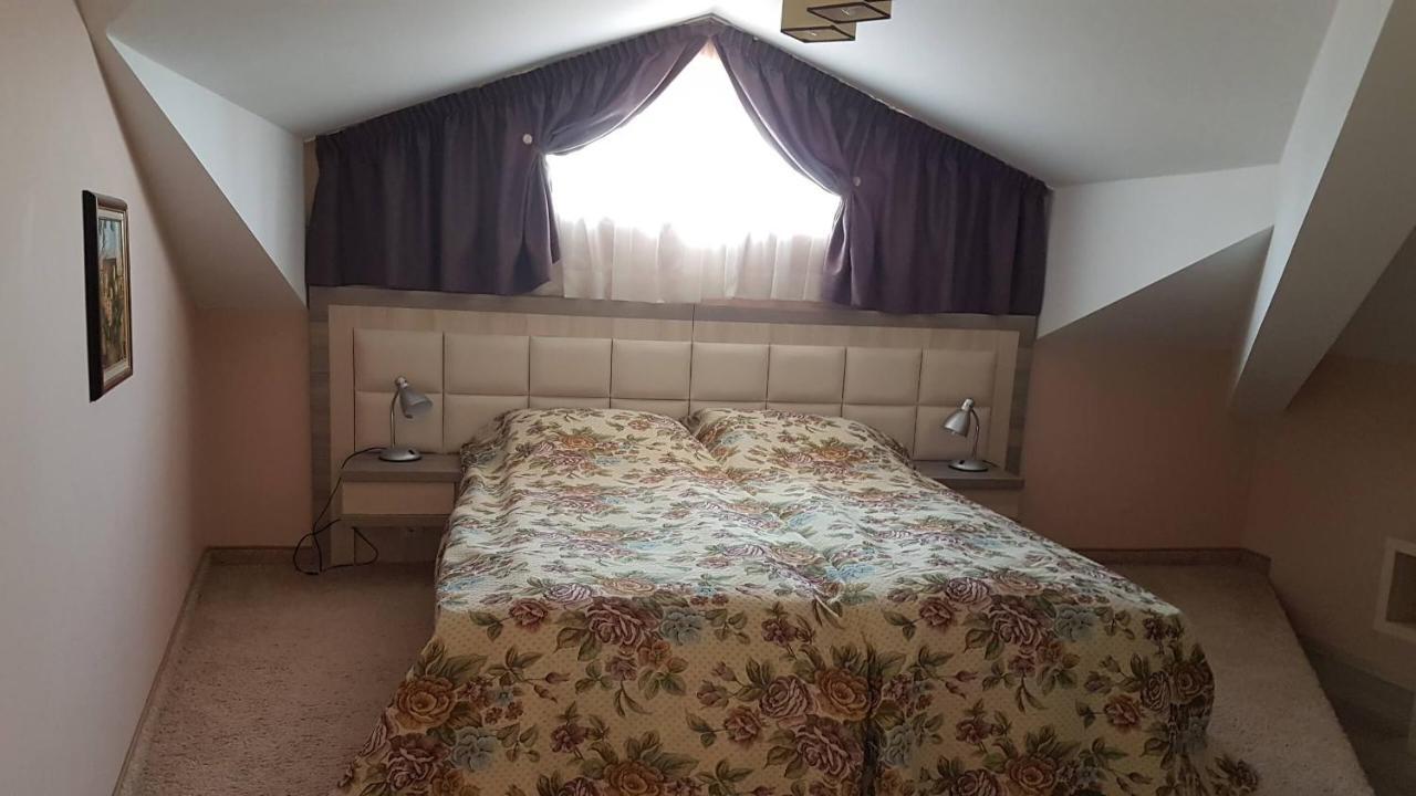 Appartement Къщата С Чешмата à Veliko Tarnovo Extérieur photo
