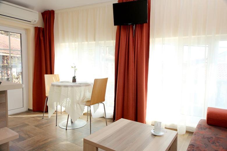 Appartement Къщата С Чешмата à Veliko Tarnovo Extérieur photo