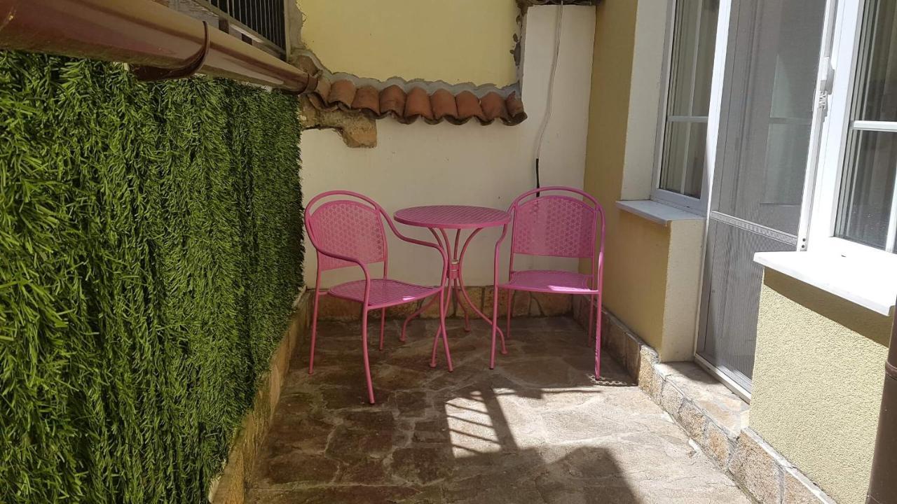 Appartement Къщата С Чешмата à Veliko Tarnovo Extérieur photo